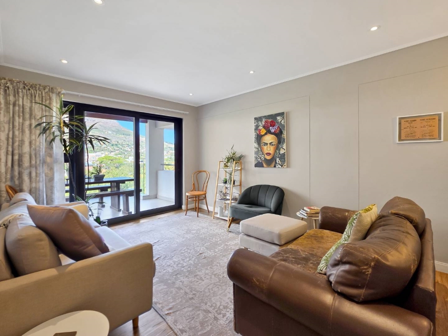 2 Bedroom Property for Sale in Vredehoek Western Cape